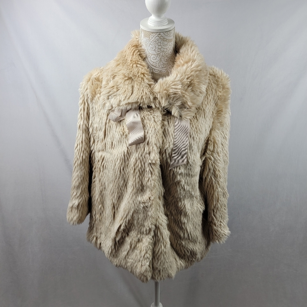 Tahari teddy bear bow faux fur tan coat - Picture 2 of 5